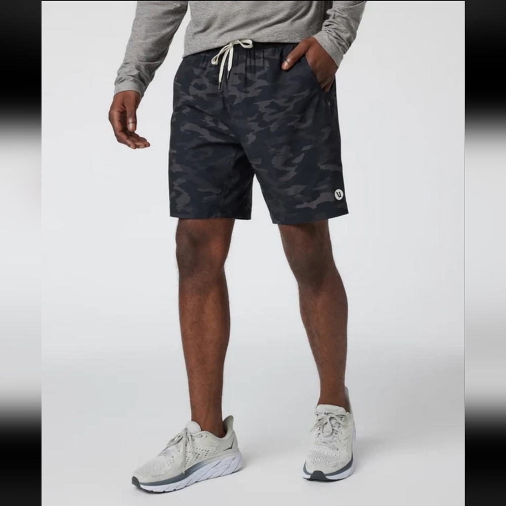 Vuori Kore Lined Men's Athletic Shorts in Camo